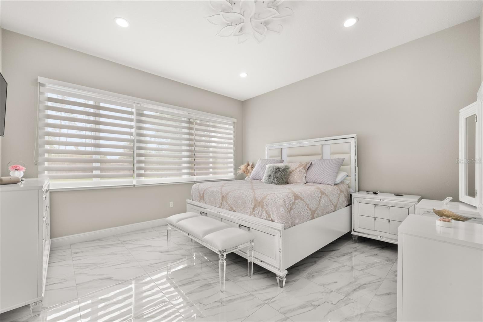 Image 29 of 60 For 2009 Flower Terrace