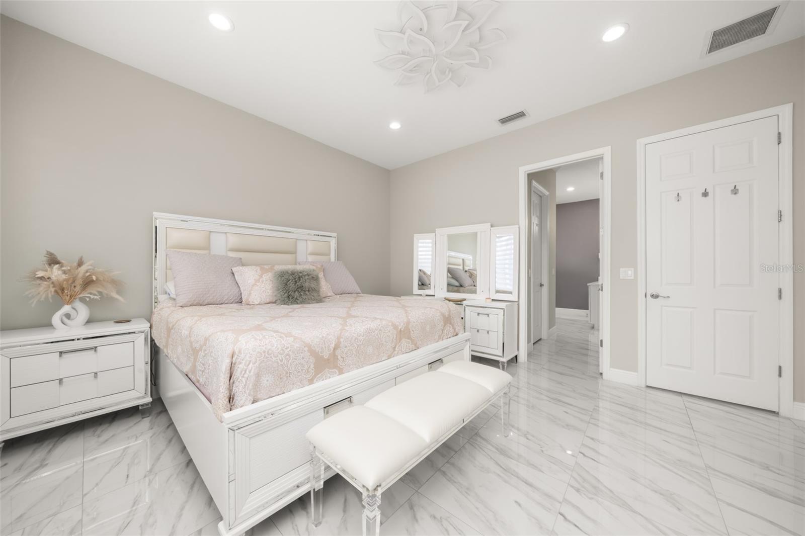 Image 30 of 60 For 2009 Flower Terrace