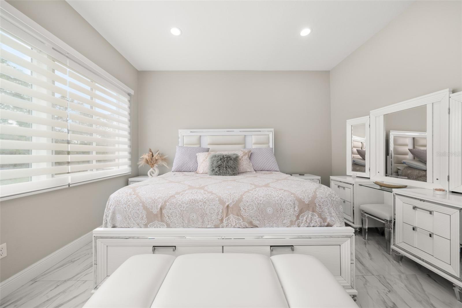 Image 31 of 60 For 2009 Flower Terrace