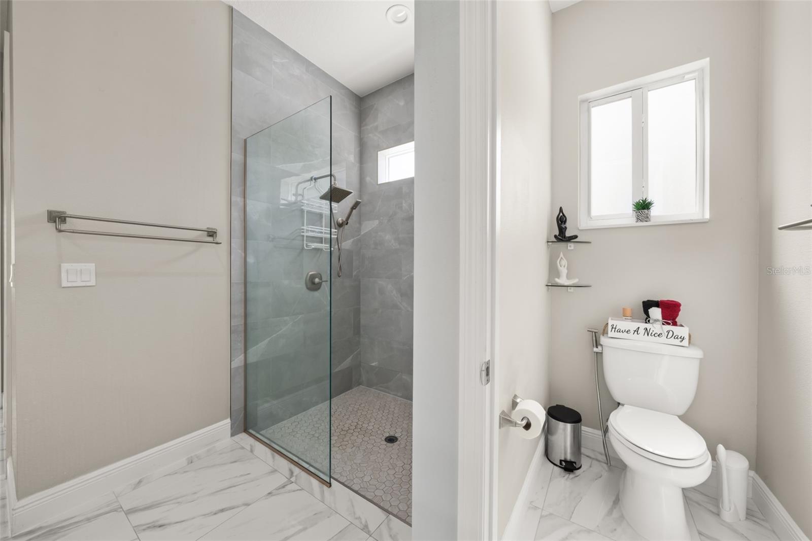 Image 36 of 60 For 2009 Flower Terrace