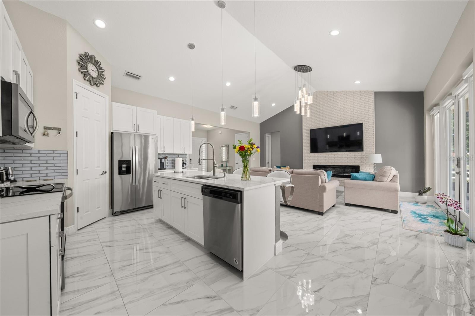 Image 5 of 60 For 2009 Flower Terrace