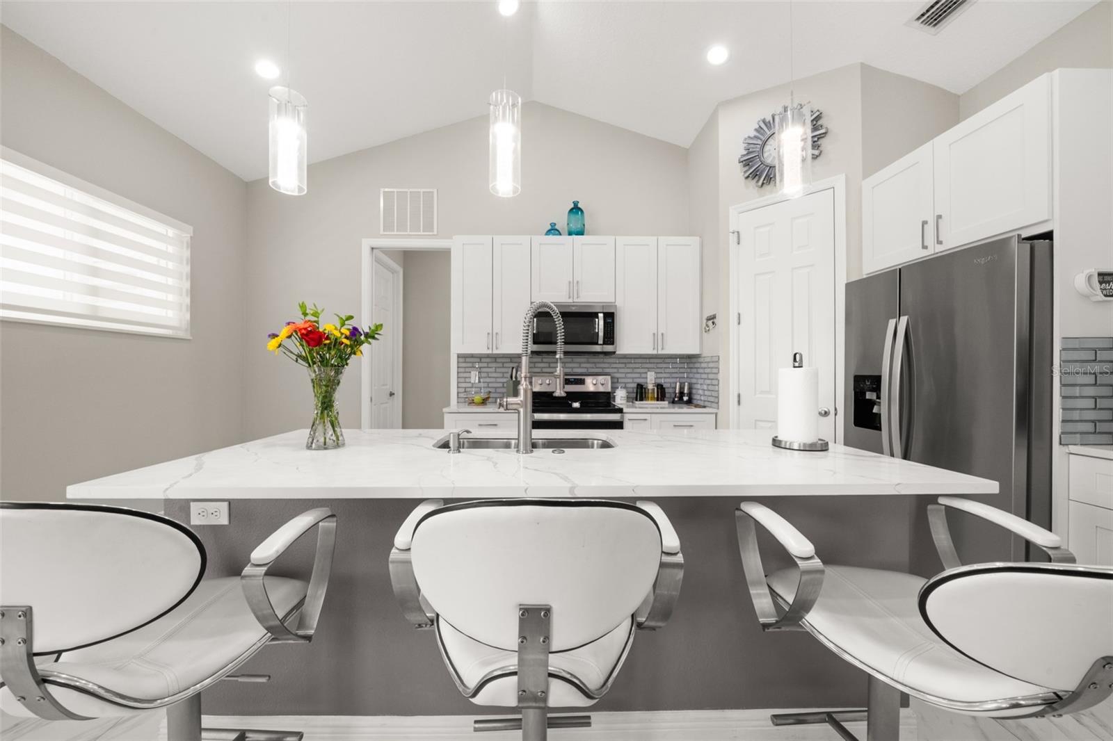 Image 7 of 60 For 2009 Flower Terrace