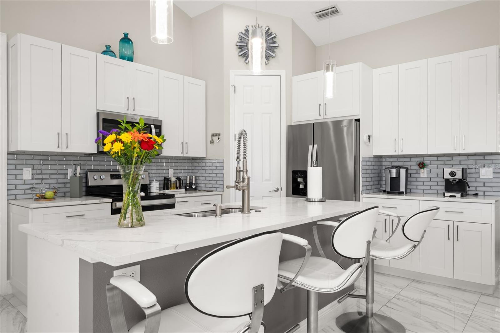 Image 8 of 60 For 2009 Flower Terrace