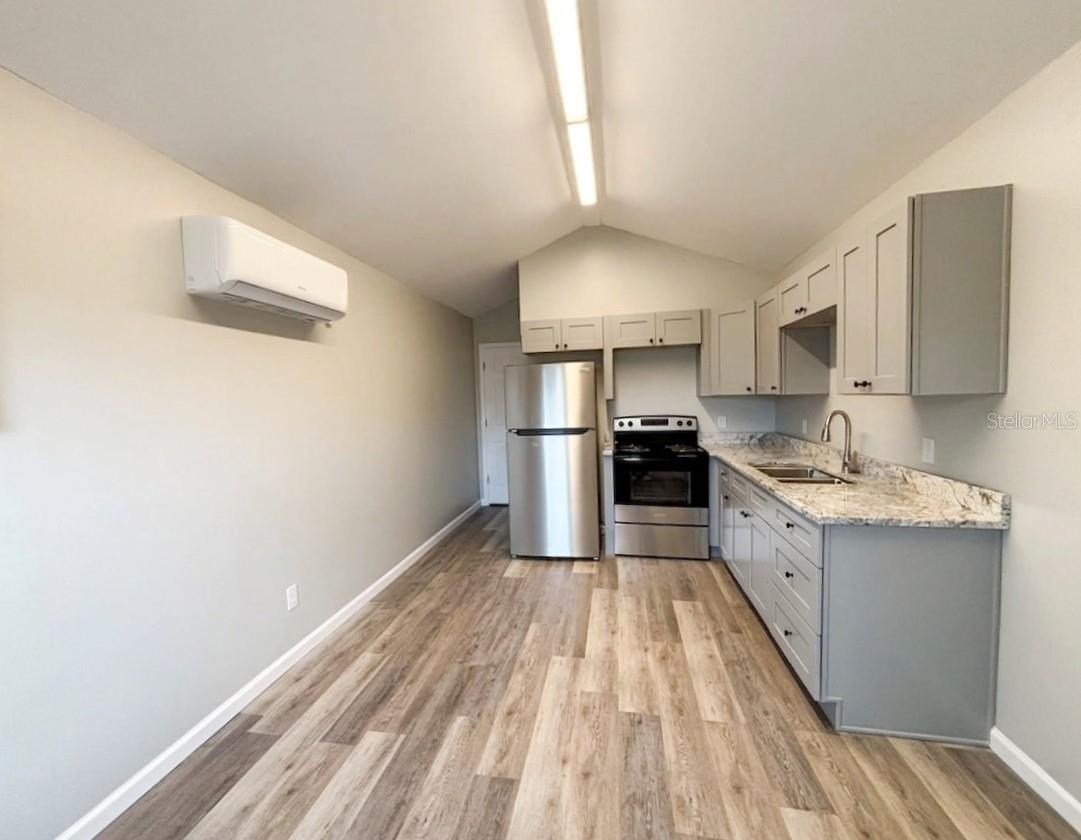 Image 4 of 8 For 115 Avenue F Sw B