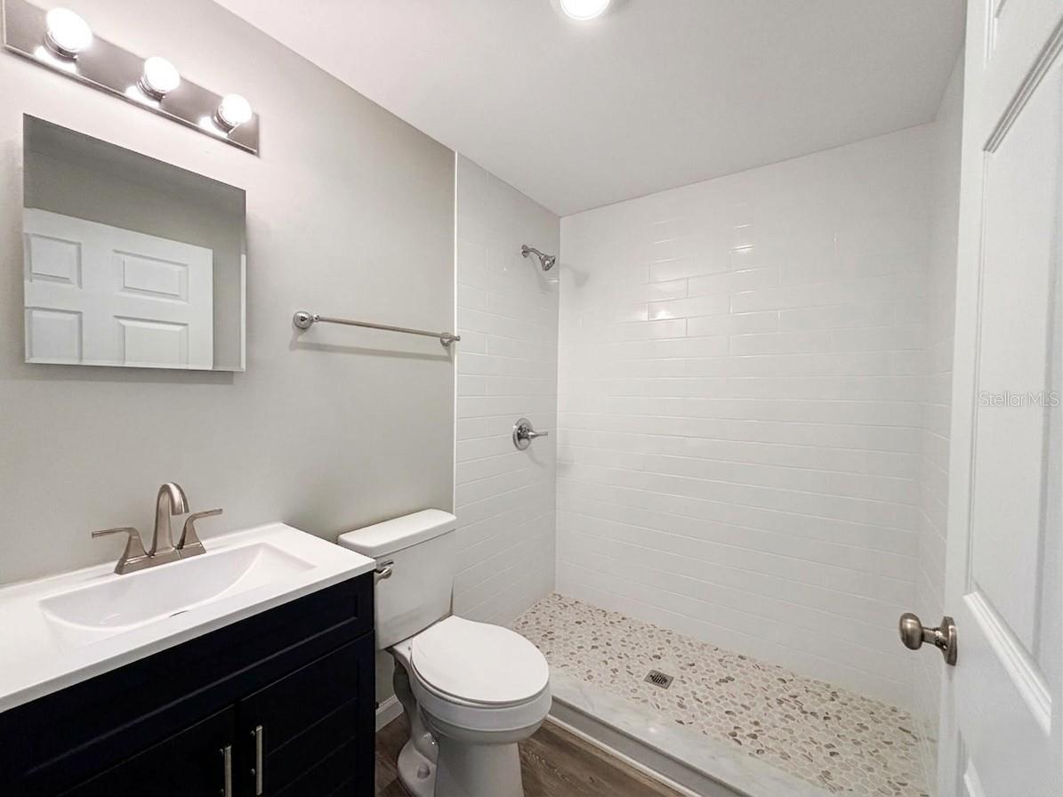 Image 8 of 8 For 115 Avenue F Sw B