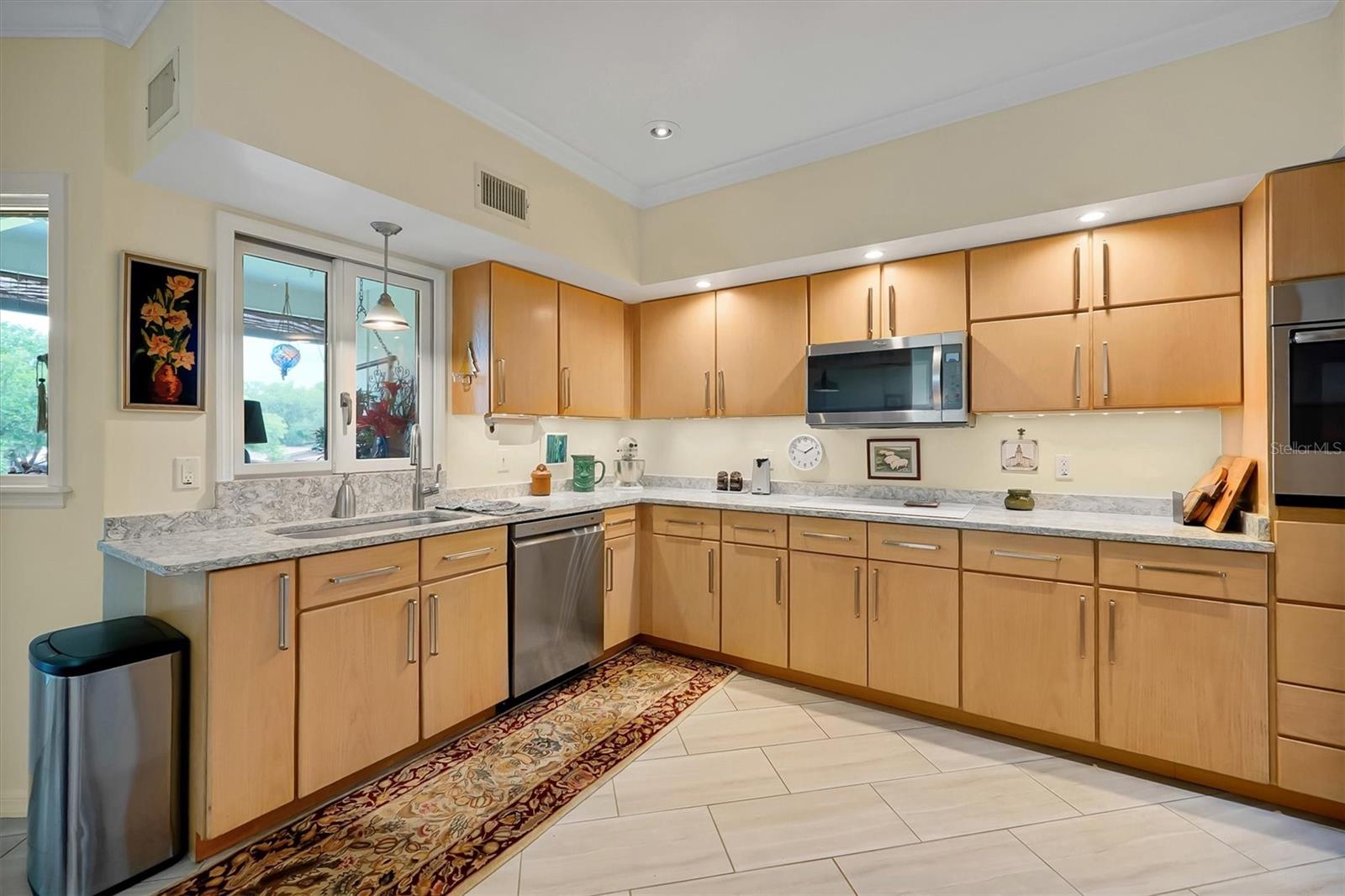 Image 22 of 61 For 139 Woden Way