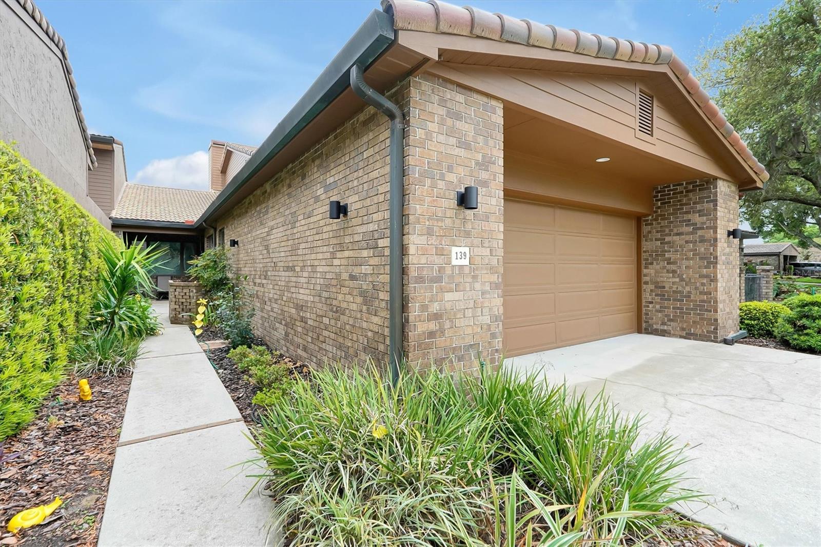 Image 3 of 61 For 139 Woden Way