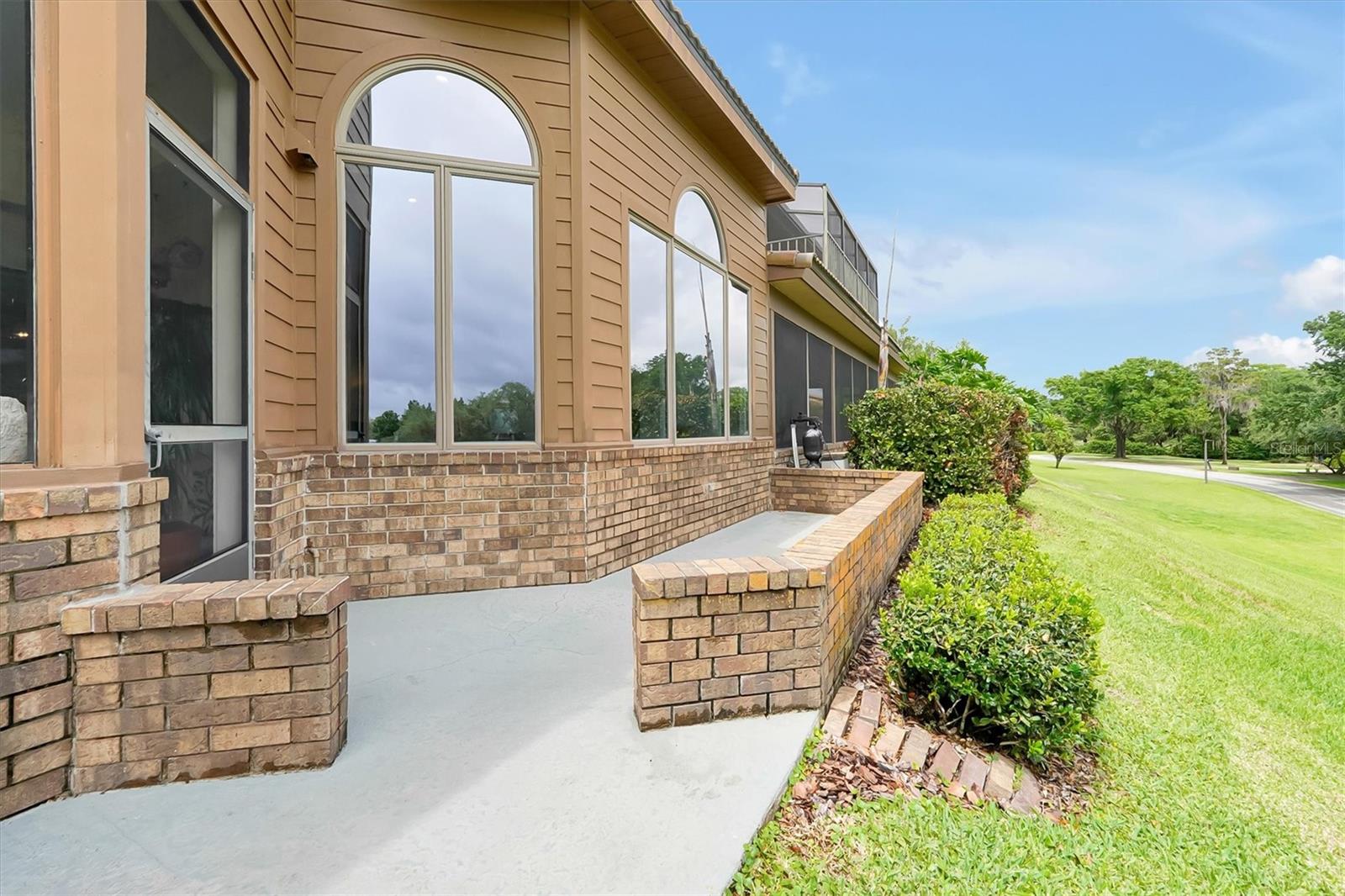 Image 47 of 61 For 139 Woden Way