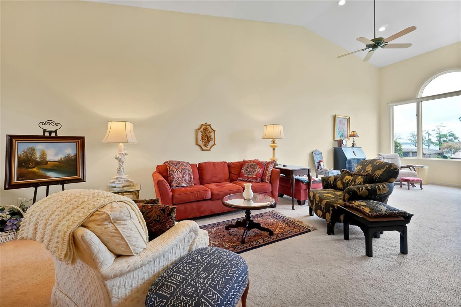 Image 9 of 61 For 139 Woden Way