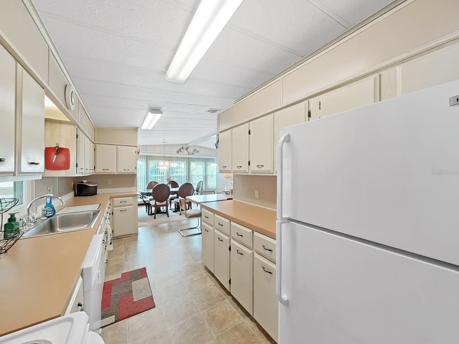 Image 11 of 47 For 4966 Deerwood Dr