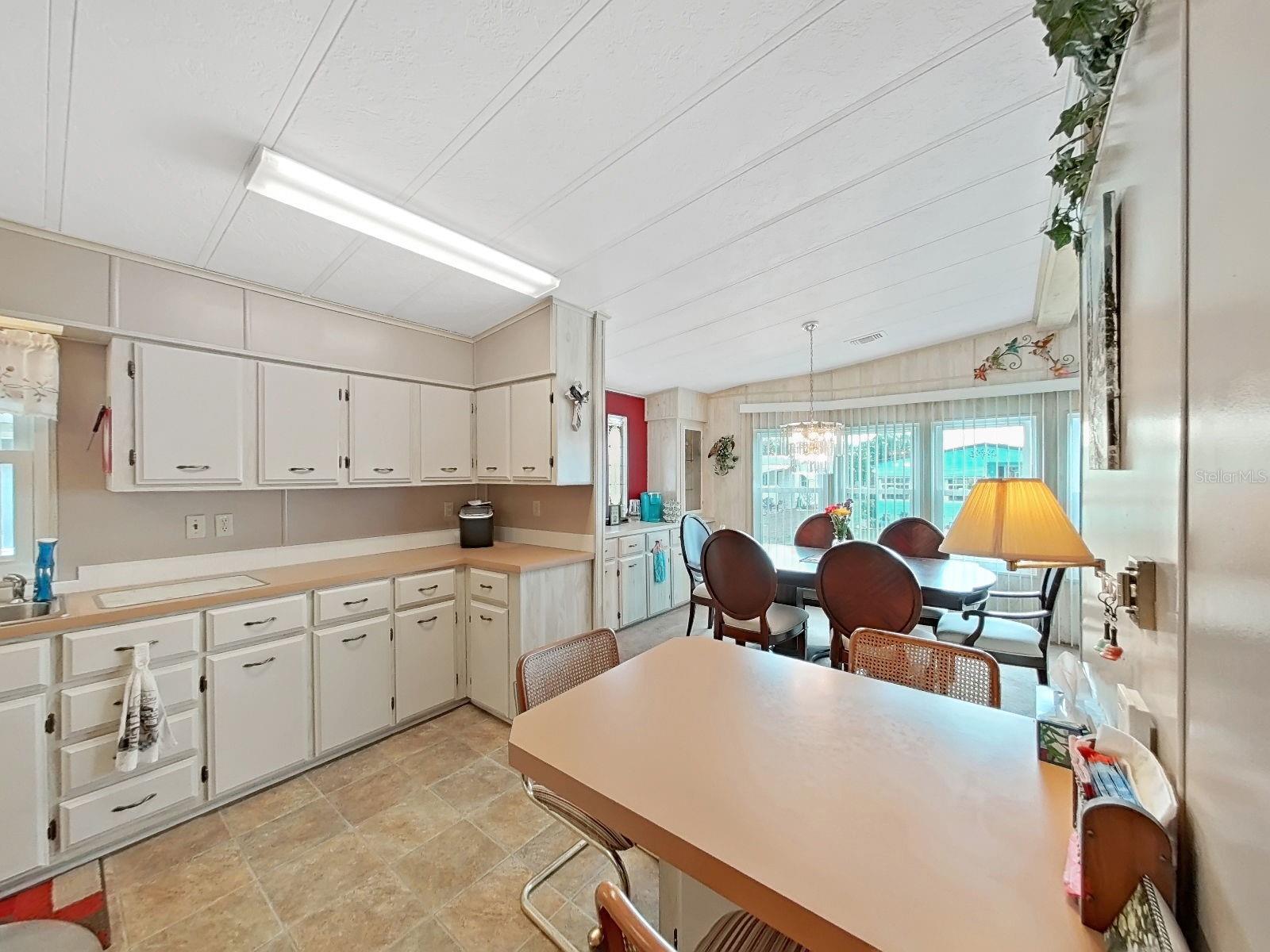 Image 15 of 47 For 4966 Deerwood Dr