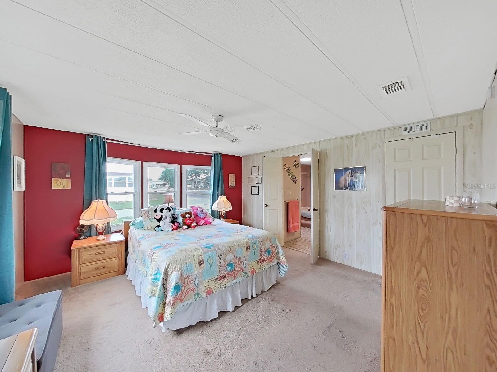 Image 24 of 47 For 4966 Deerwood Dr