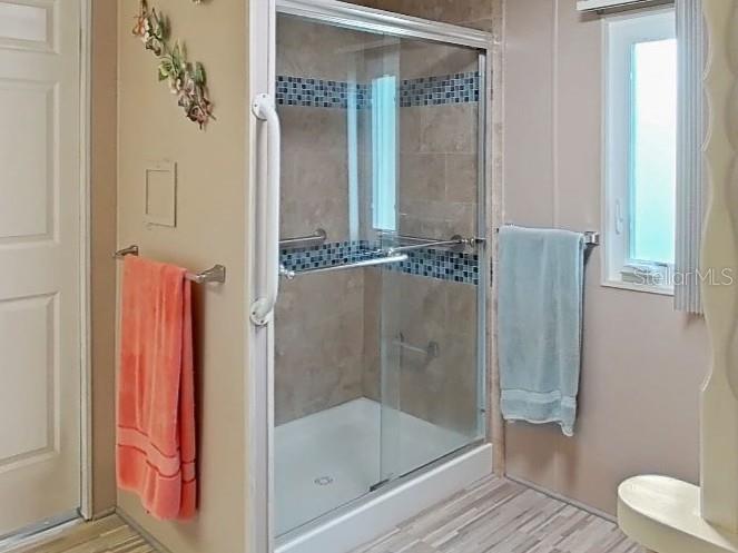 Image 28 of 47 For 4966 Deerwood Dr