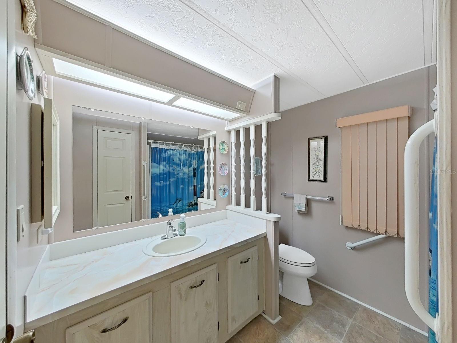 Image 33 of 47 For 4966 Deerwood Dr