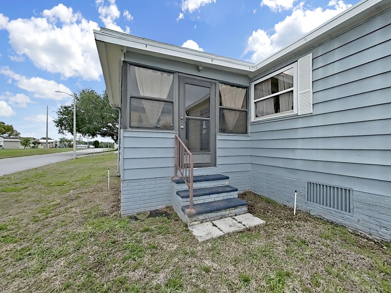 Image 3 of 40 For 1704 Quail Hill Dr