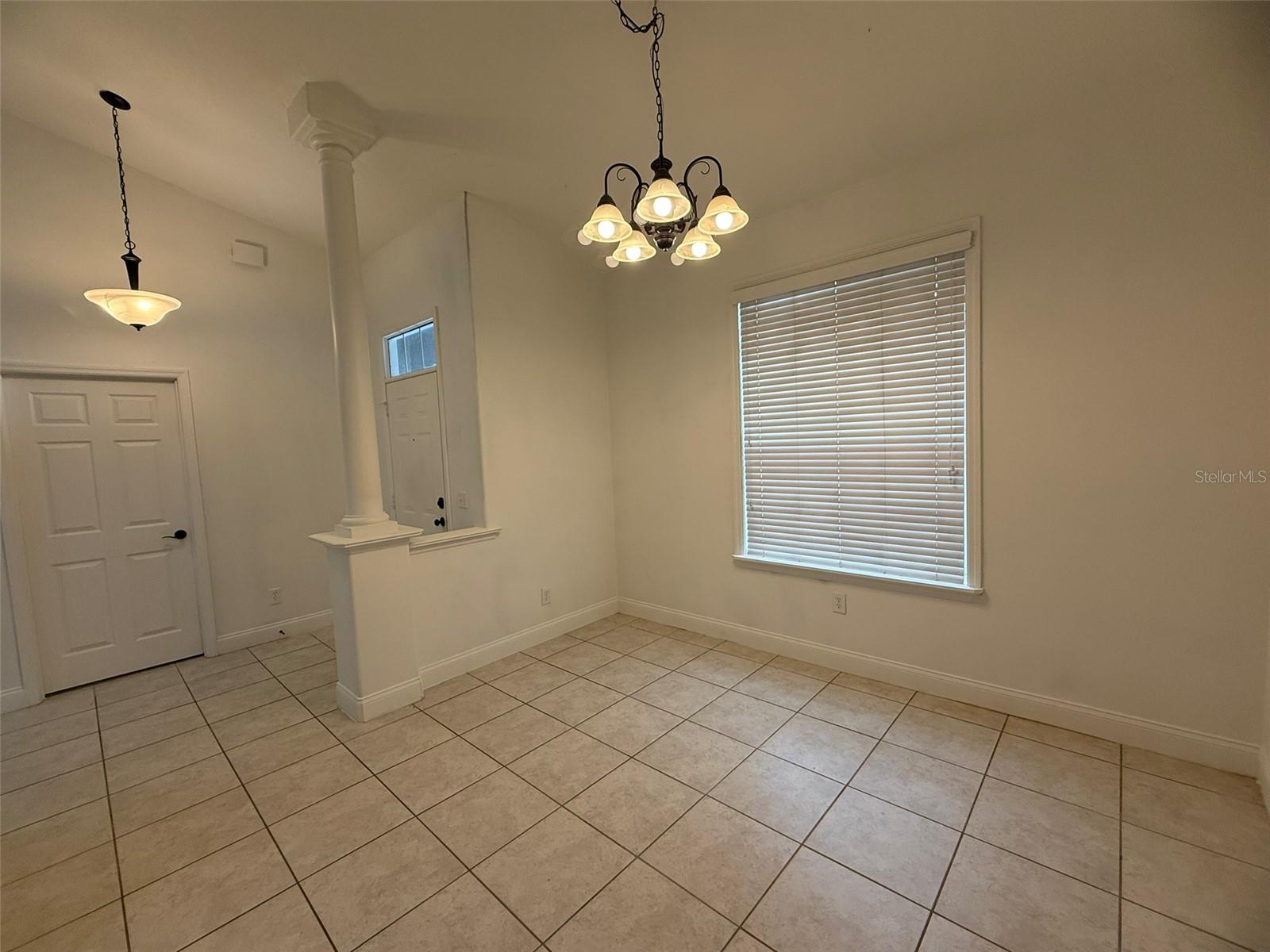 Image 11 of 52 For 725 Country Walk Cove