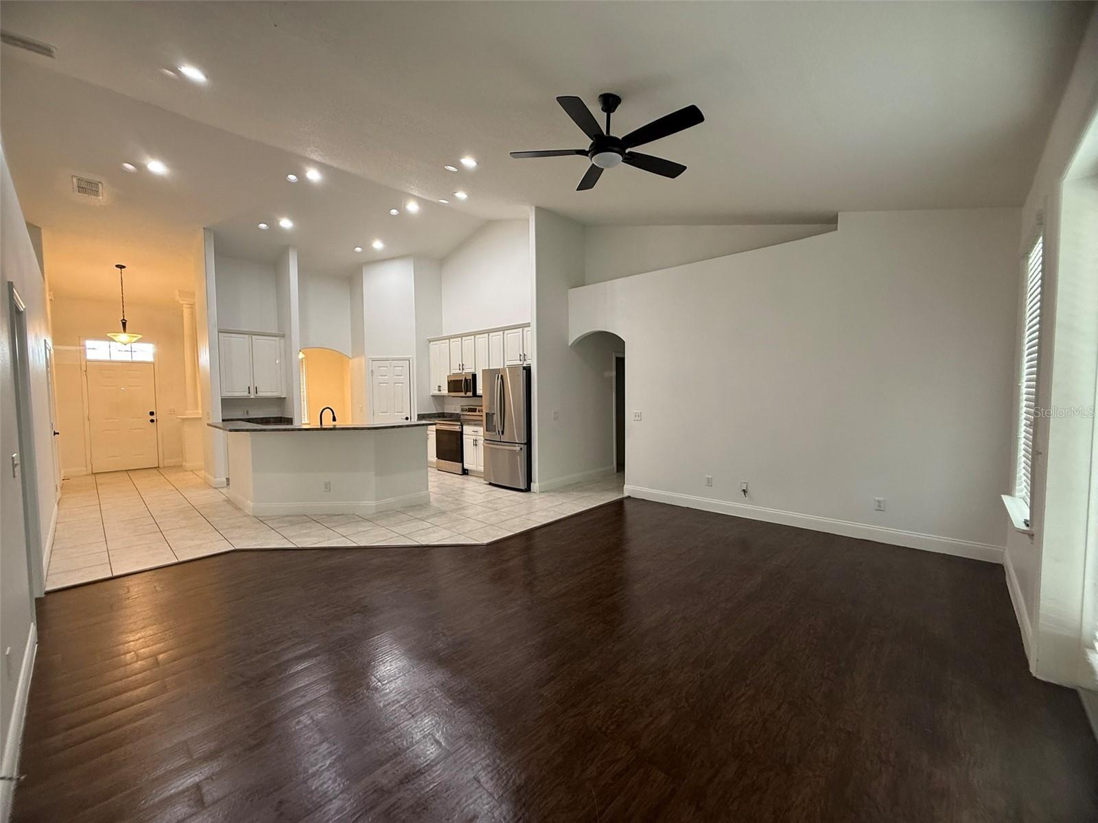 Image 13 of 52 For 725 Country Walk Cove