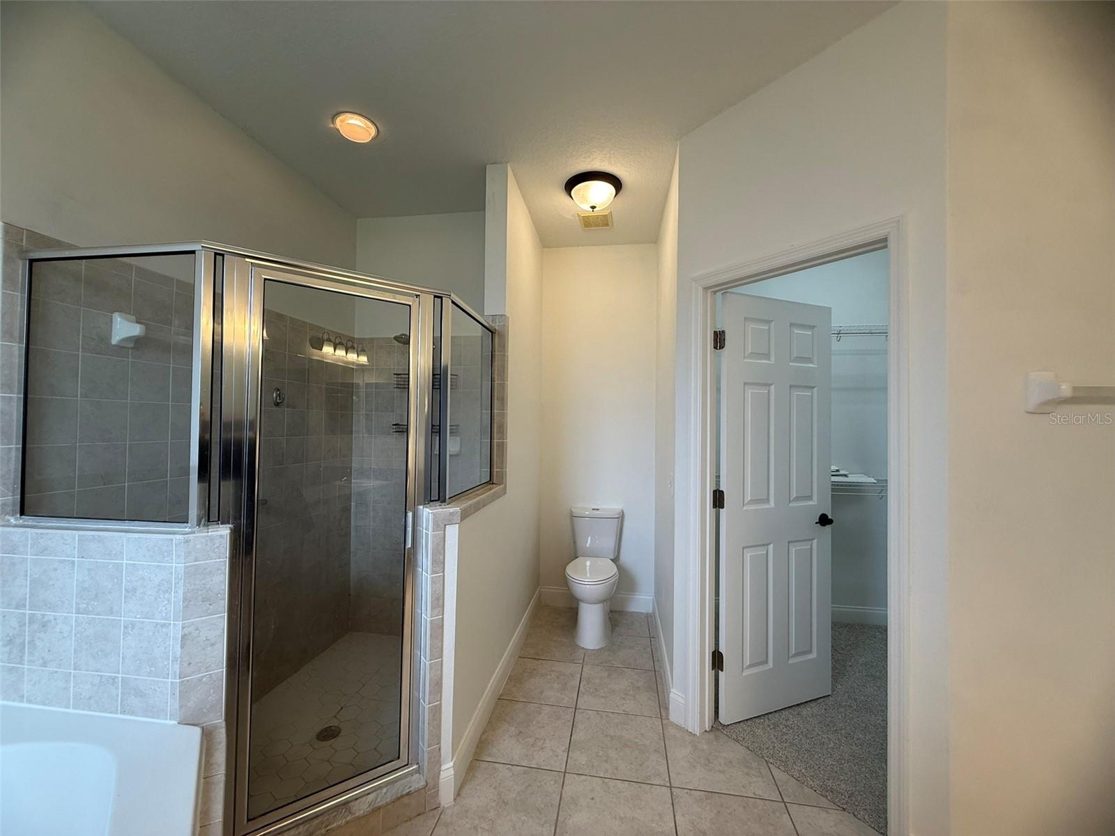 Image 26 of 52 For 725 Country Walk Cove