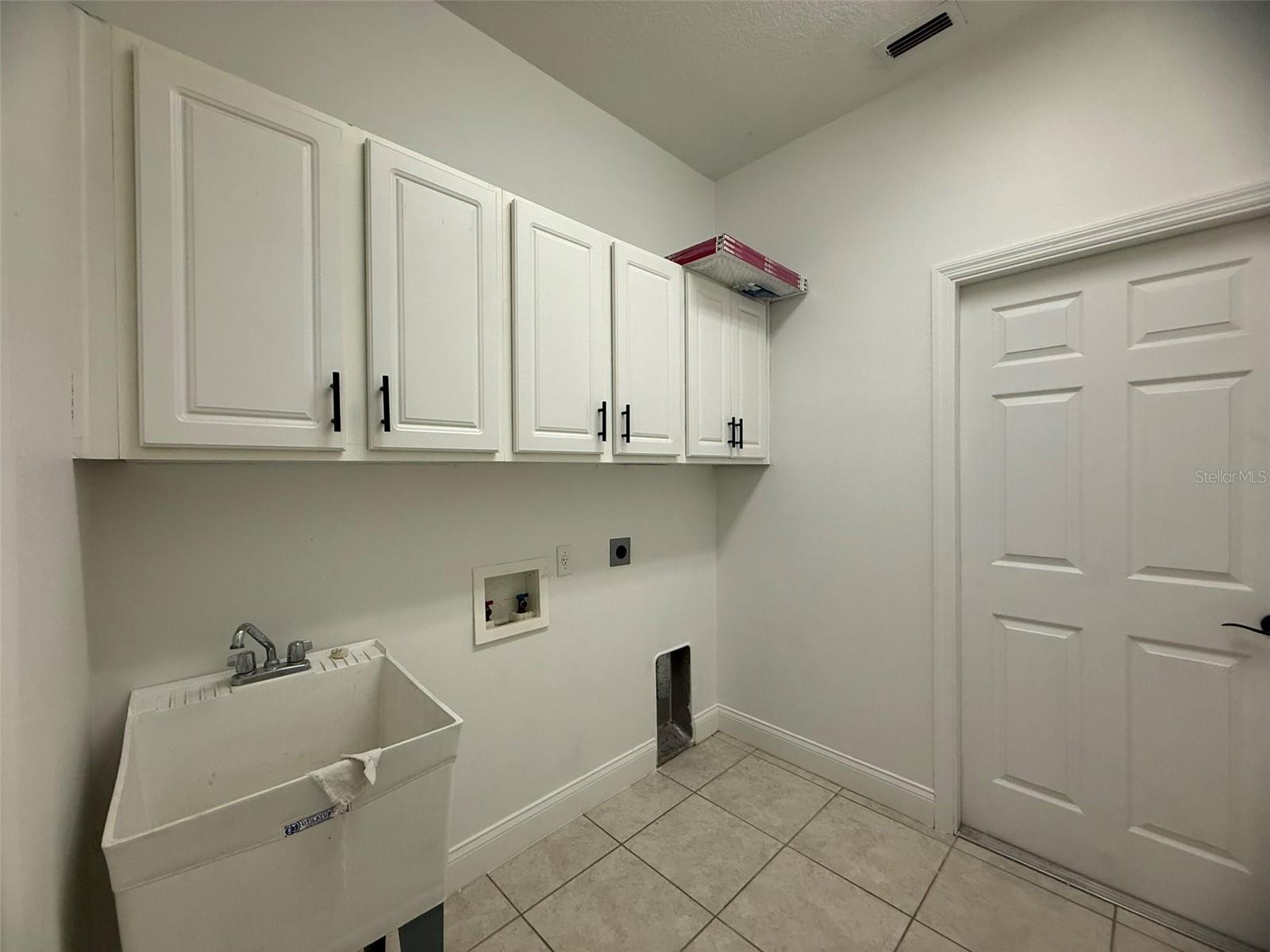 Image 29 of 52 For 725 Country Walk Cove