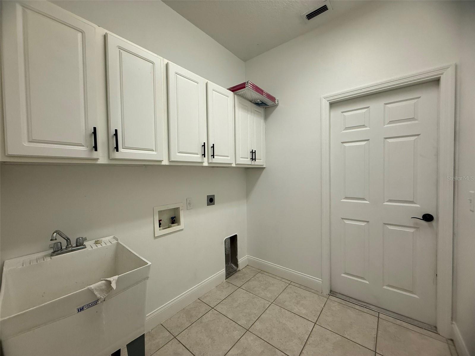 Image 30 of 52 For 725 Country Walk Cove