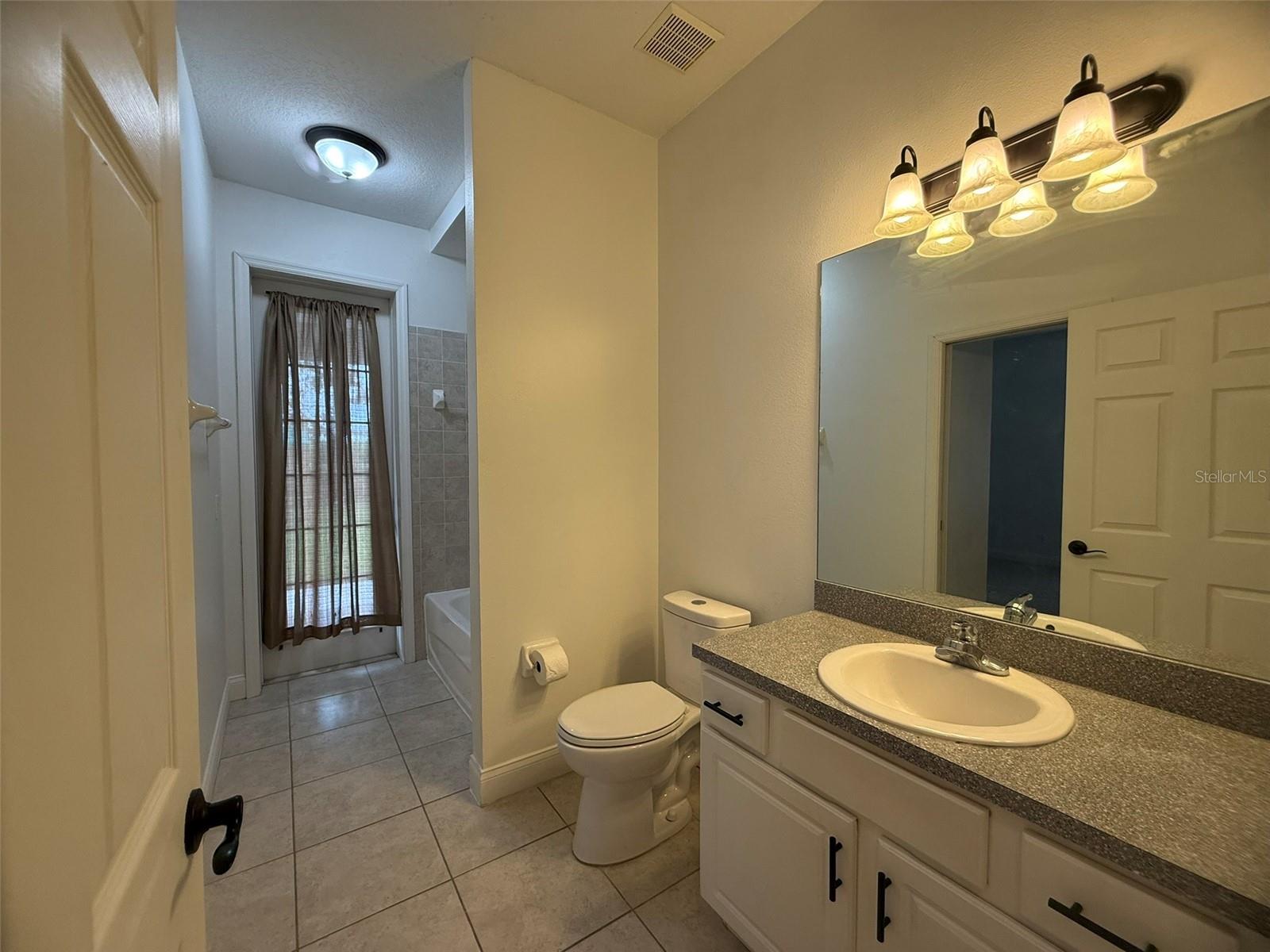 Image 36 of 52 For 725 Country Walk Cove