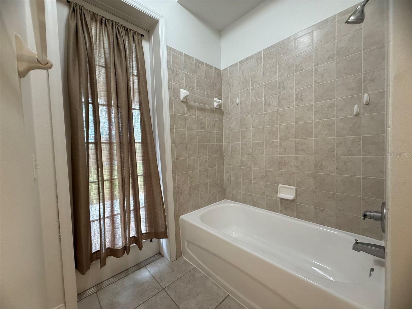 Image 38 of 52 For 725 Country Walk Cove