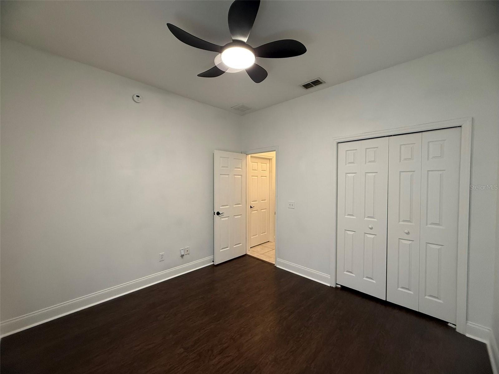 Image 40 of 52 For 725 Country Walk Cove