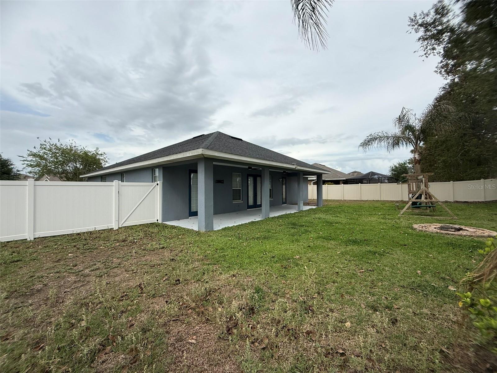 Image 7 of 52 For 725 Country Walk Cove