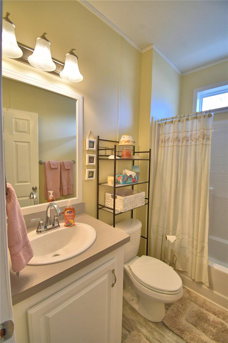 Image 13 of 56 For 4925 Cypress Gardens Road 100