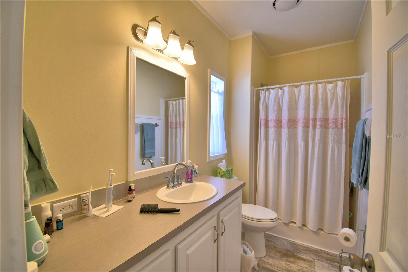 Image 20 of 56 For 4925 Cypress Gardens Road 100