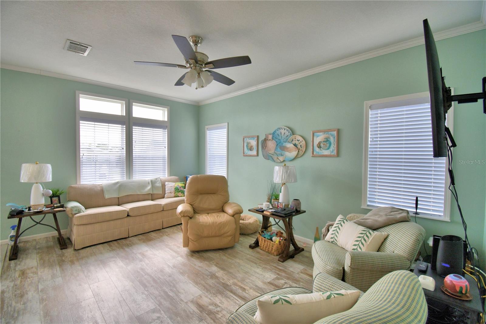 Image 25 of 56 For 4925 Cypress Gardens Road 100