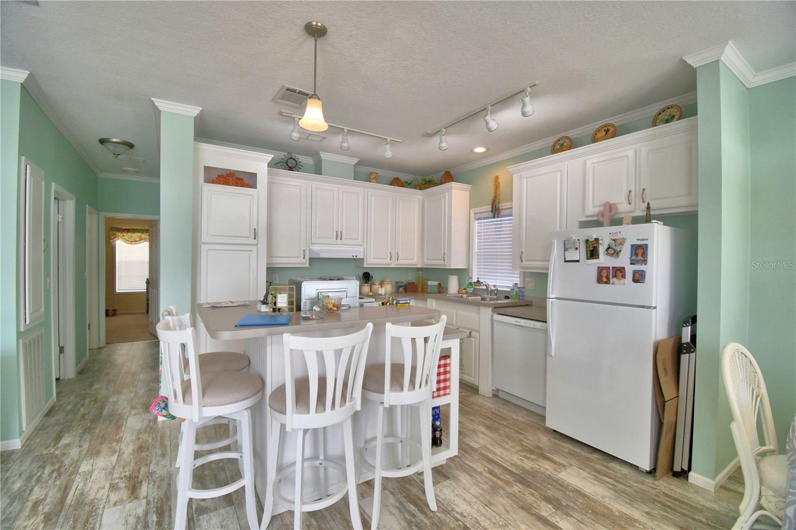 Image 29 of 56 For 4925 Cypress Gardens Road 100