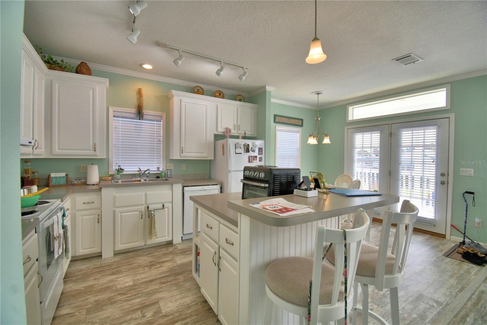 Image 30 of 56 For 4925 Cypress Gardens Road 100