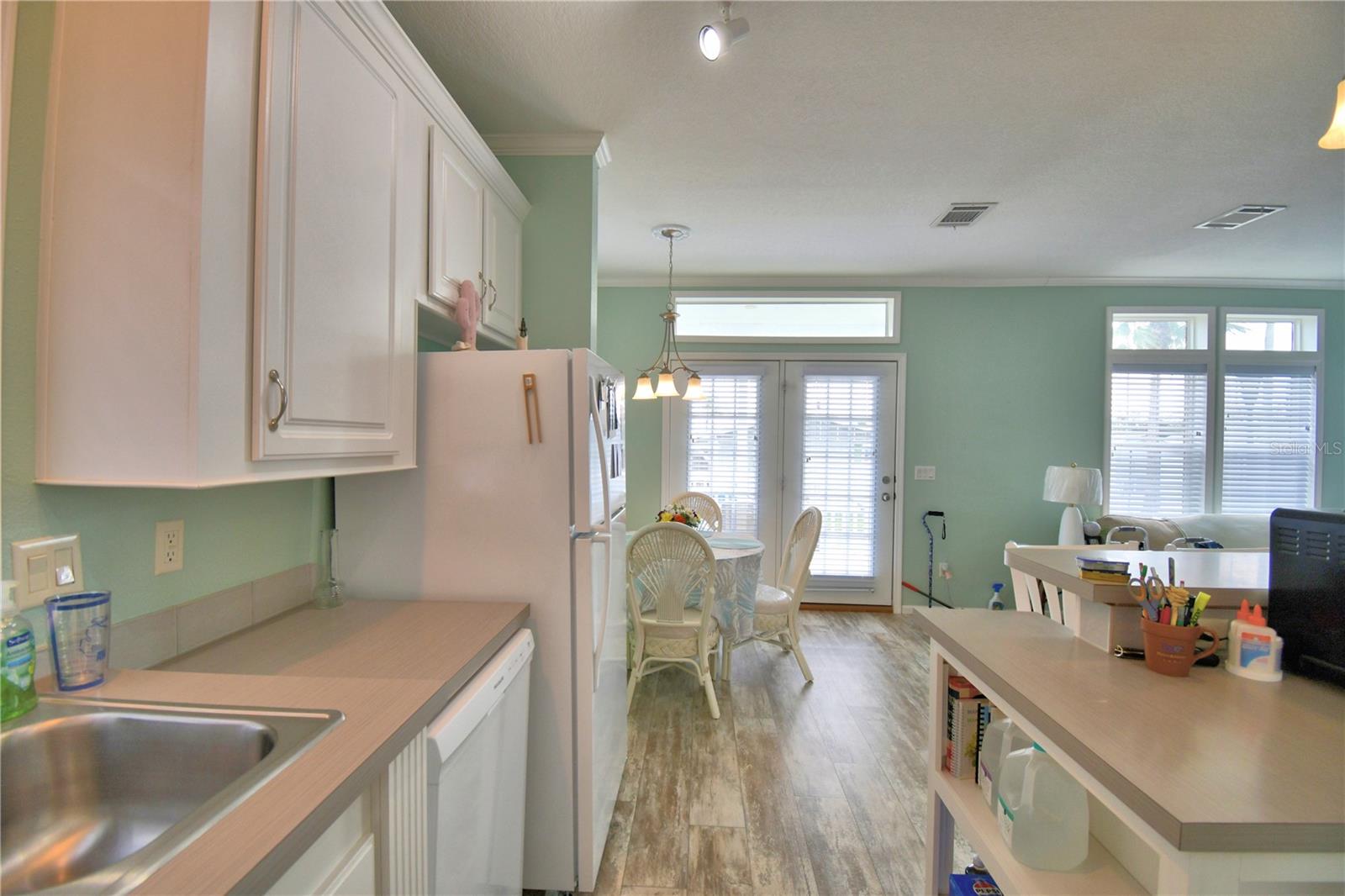 Image 35 of 56 For 4925 Cypress Gardens Road 100