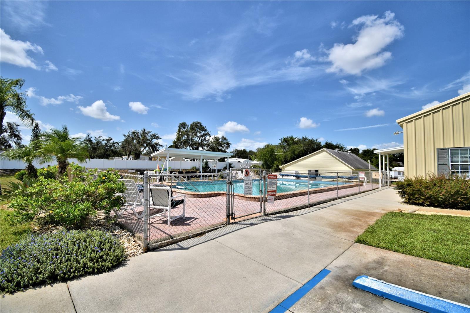 Image 49 of 56 For 4925 Cypress Gardens Road 100