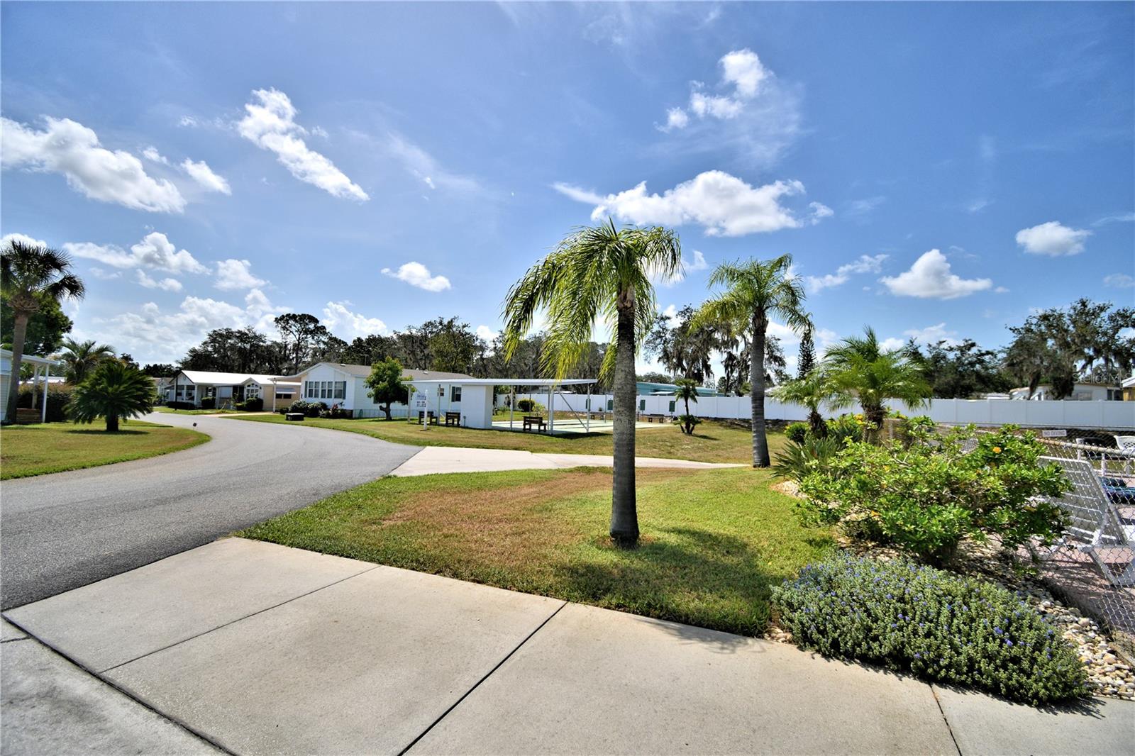 Image 50 of 56 For 4925 Cypress Gardens Road 100