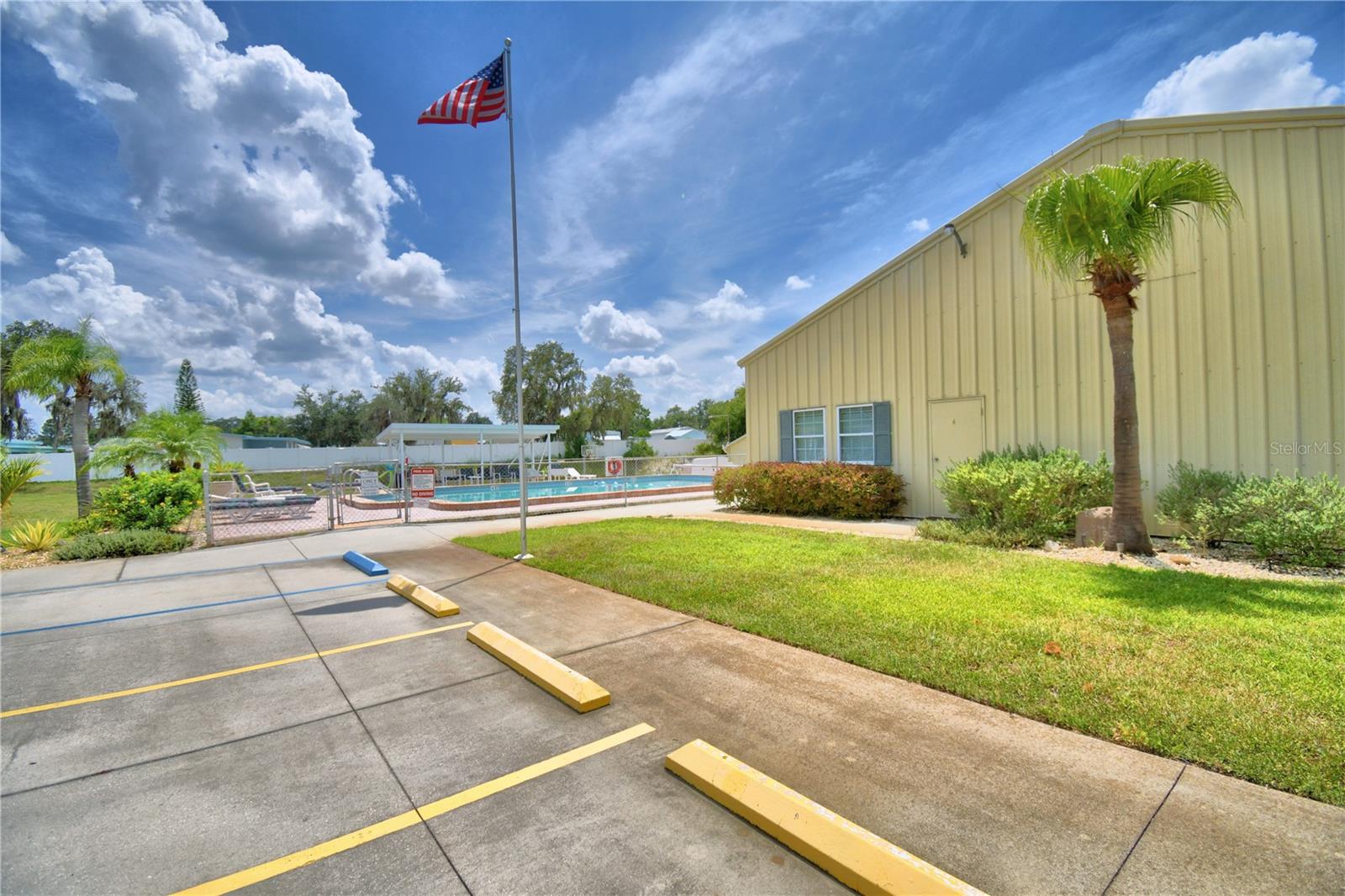 Image 51 of 56 For 4925 Cypress Gardens Road 100