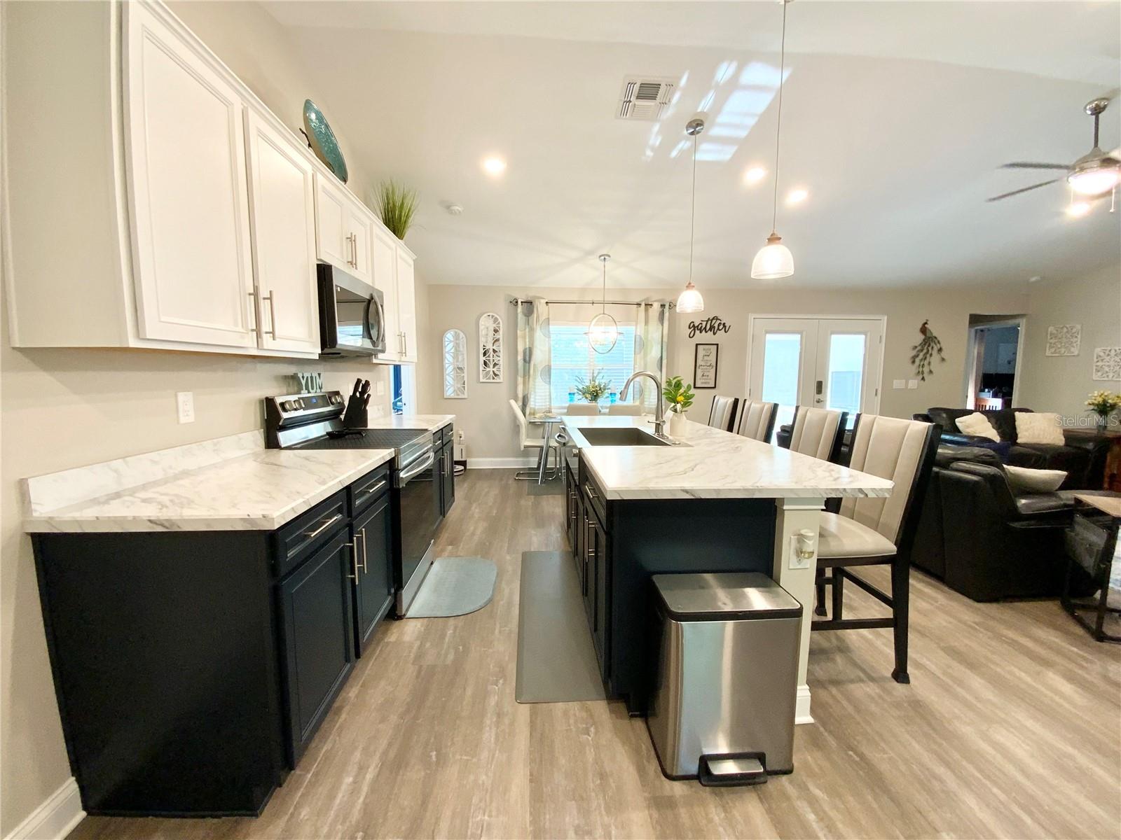 Image 13 of 63 For 692 Howard Road