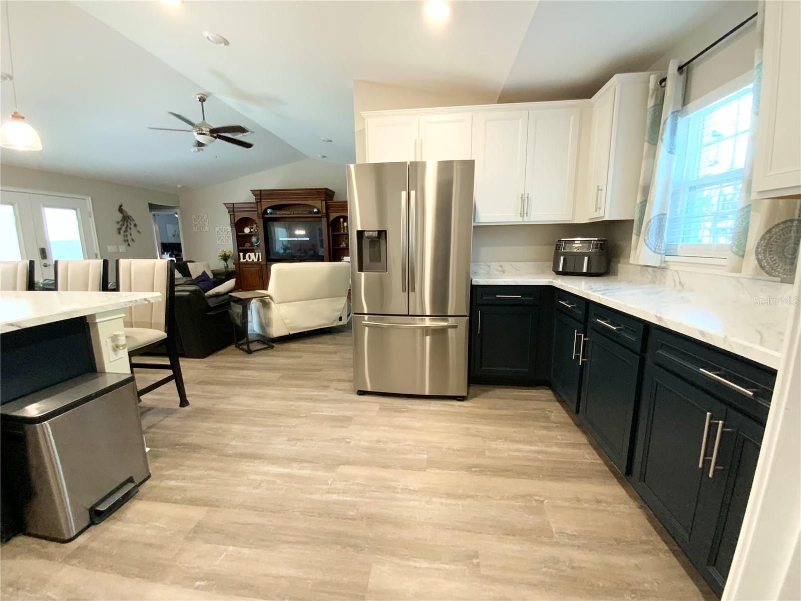 Image 16 of 63 For 692 Howard Road