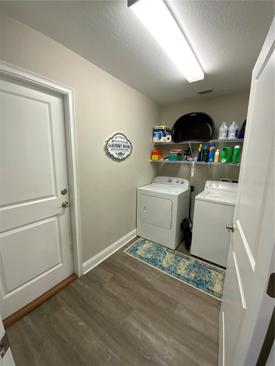 Image 18 of 63 For 692 Howard Road