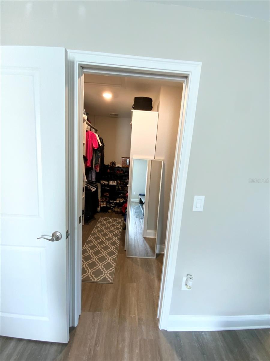 Image 22 of 63 For 692 Howard Road