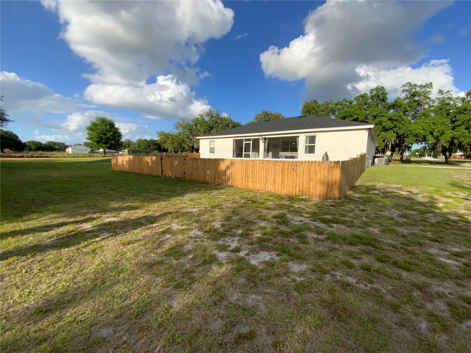 Image 44 of 63 For 692 Howard Road