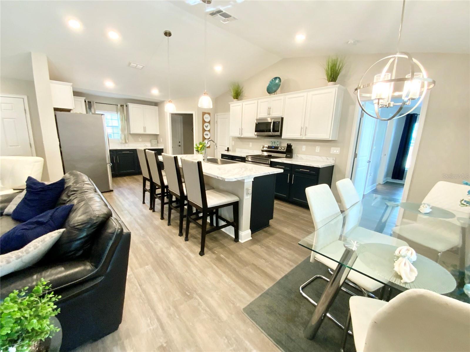 Image 9 of 63 For 692 Howard Road