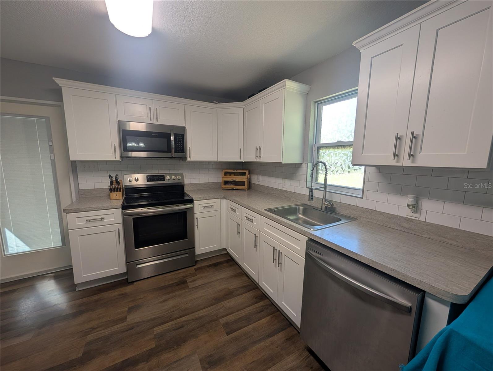 Image 12 of 64 For 739 Center Street