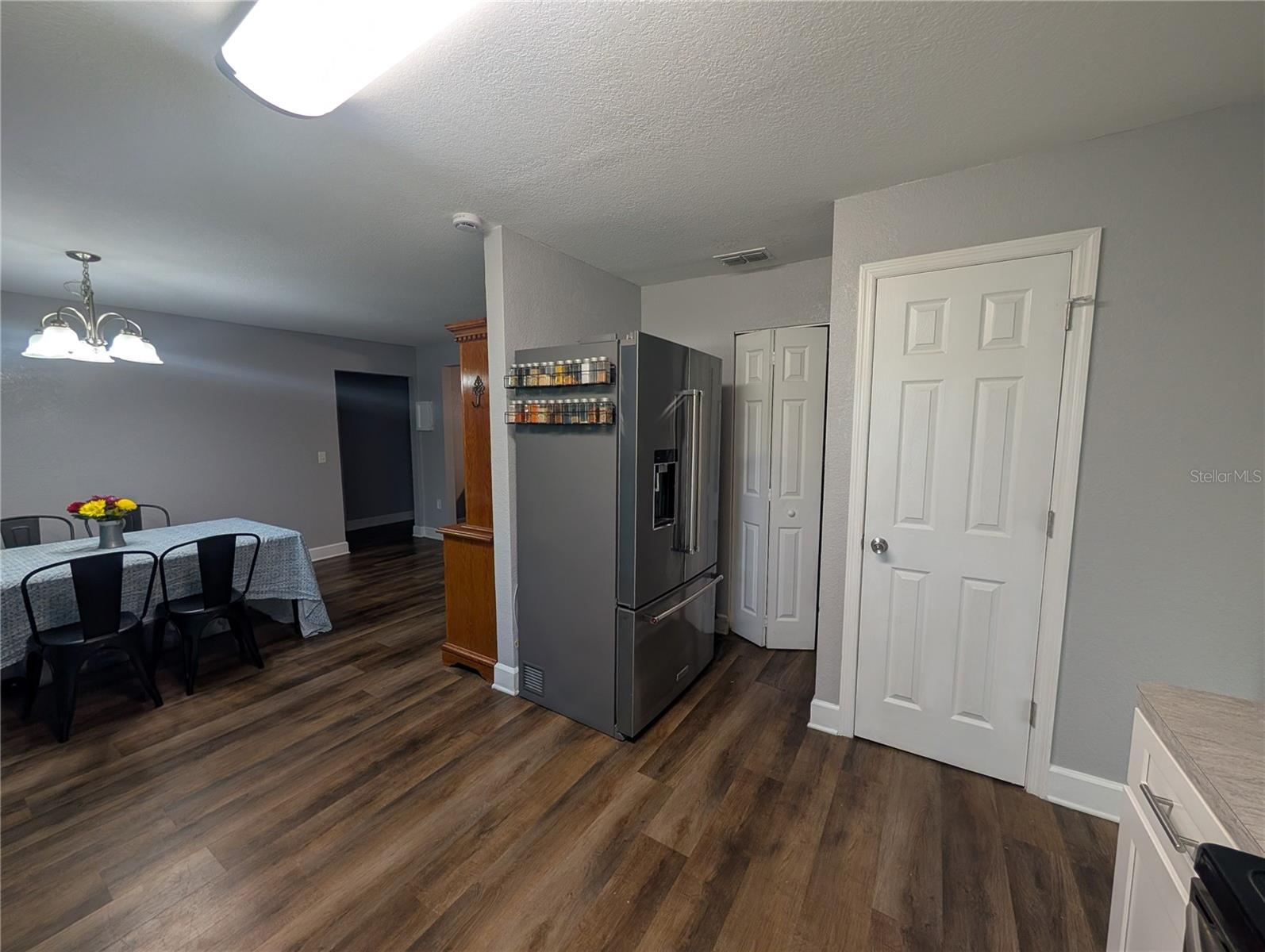 Image 16 of 64 For 739 Center Street