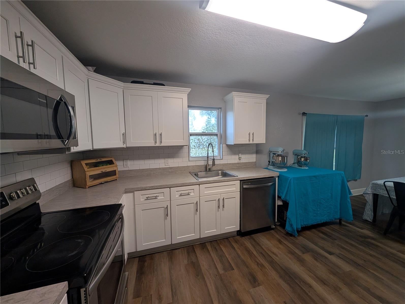 Image 20 of 64 For 739 Center Street