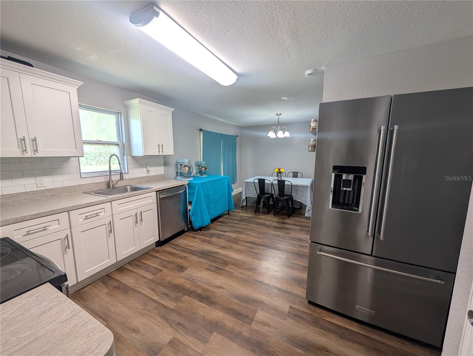 Image 21 of 64 For 739 Center Street