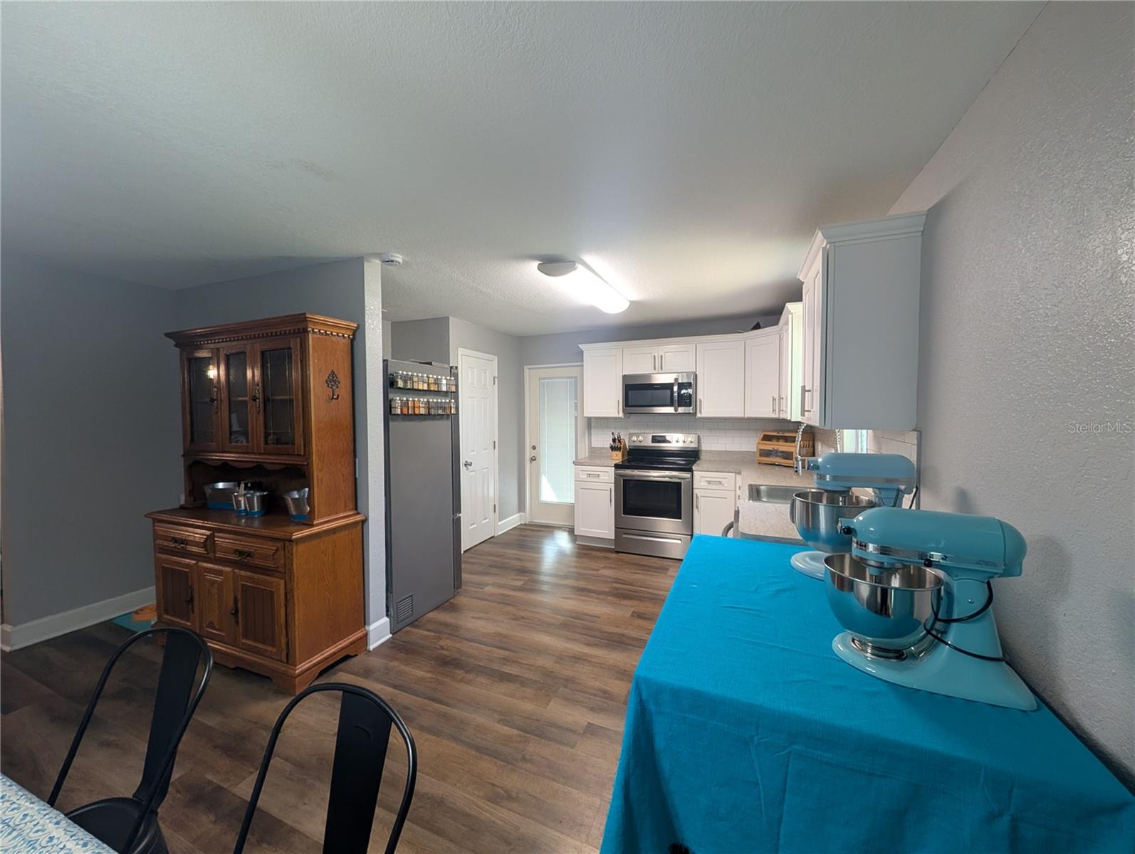 Image 25 of 64 For 739 Center Street