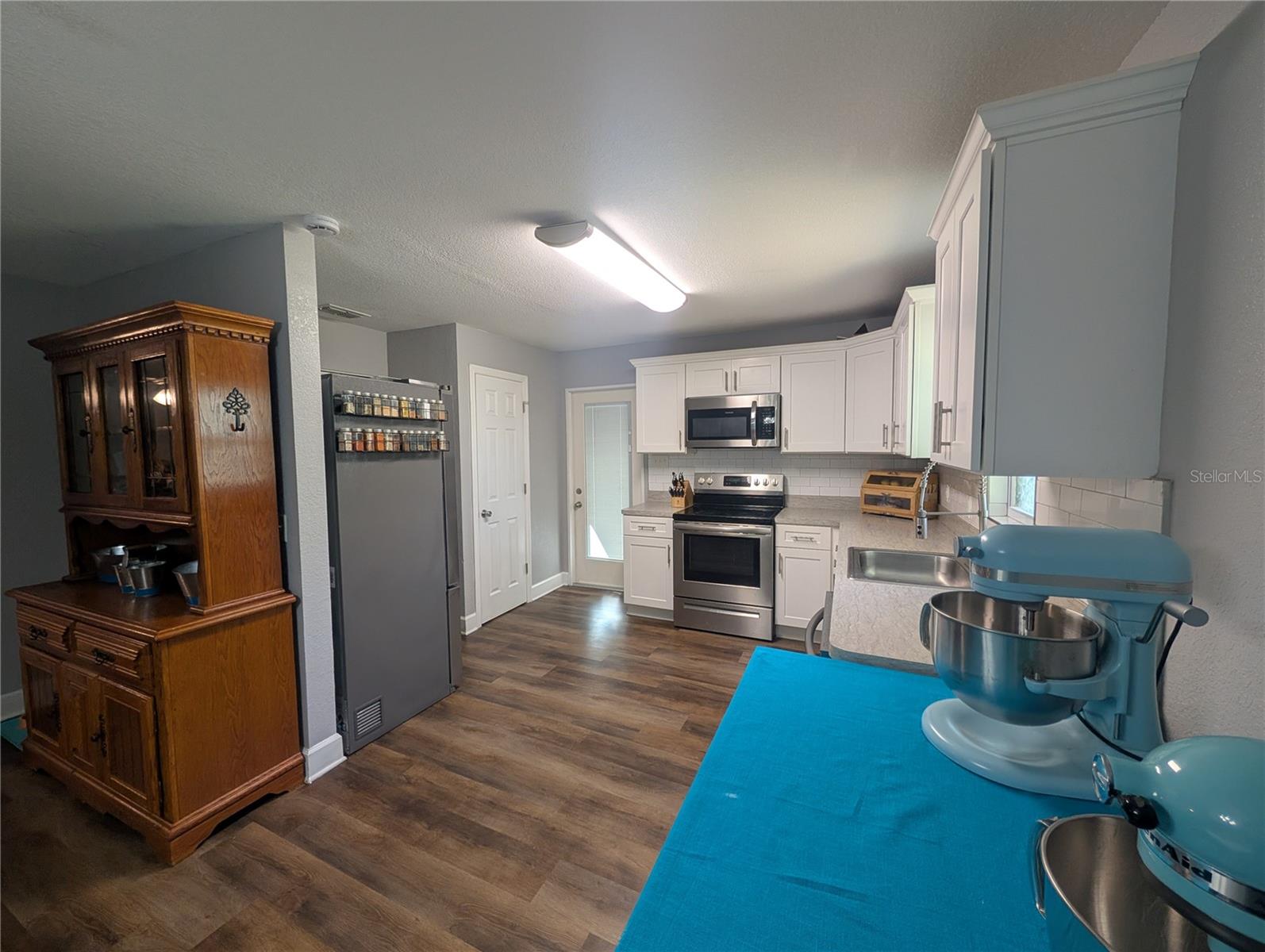 Image 26 of 64 For 739 Center Street