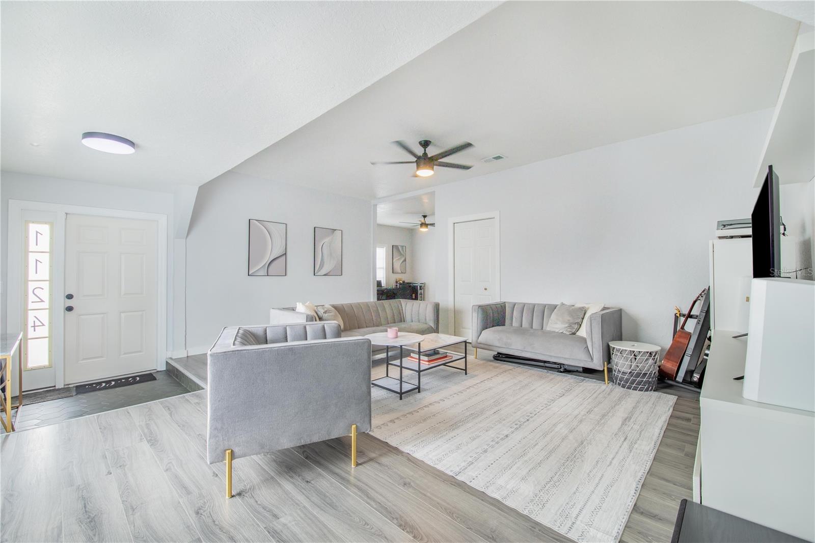 Image 10 of 38 For 1124 Avenue F